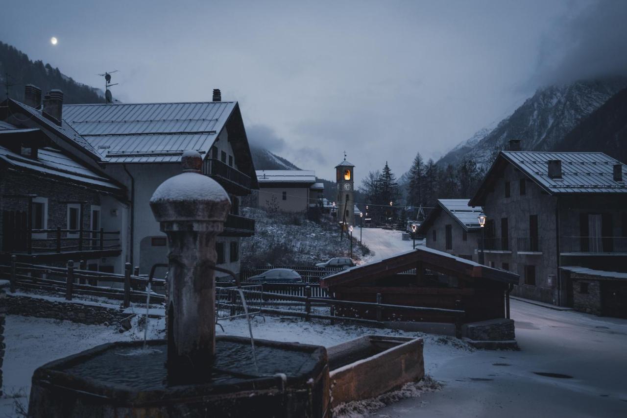 Granuit Room & Breakfast Sauze di Cesana エクステリア 写真